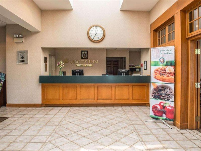 Quality Inn Pittsburgh Airport Oakdale Ngoại thất bức ảnh