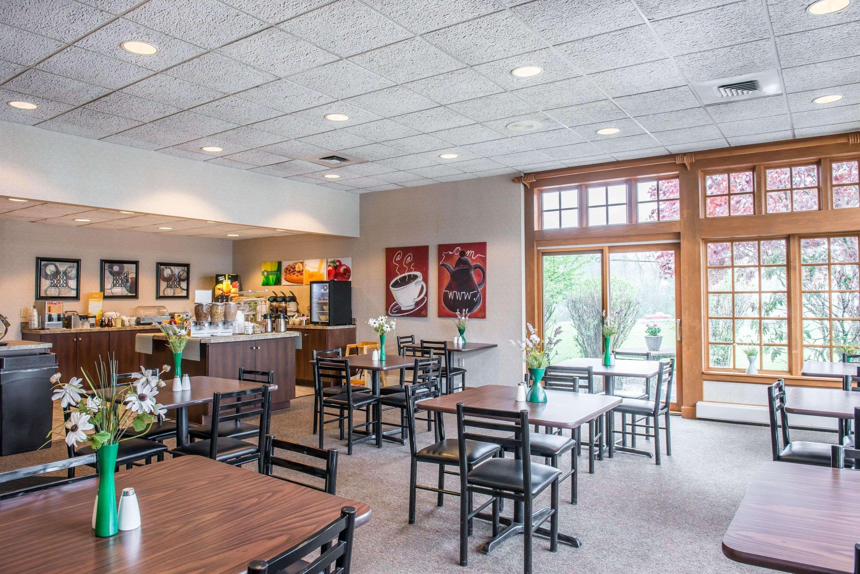 Quality Inn Pittsburgh Airport Oakdale Ngoại thất bức ảnh