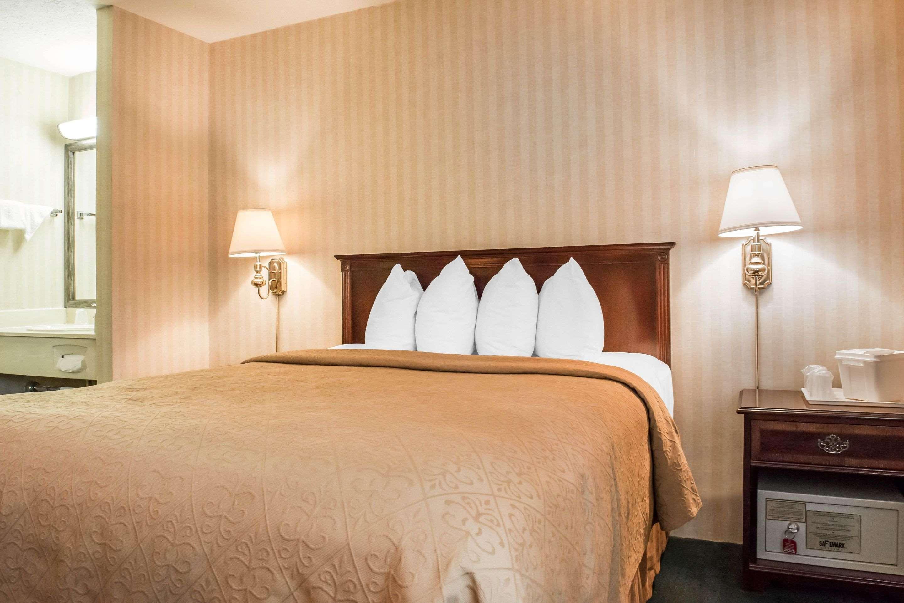 Quality Inn Pittsburgh Airport Oakdale Ngoại thất bức ảnh