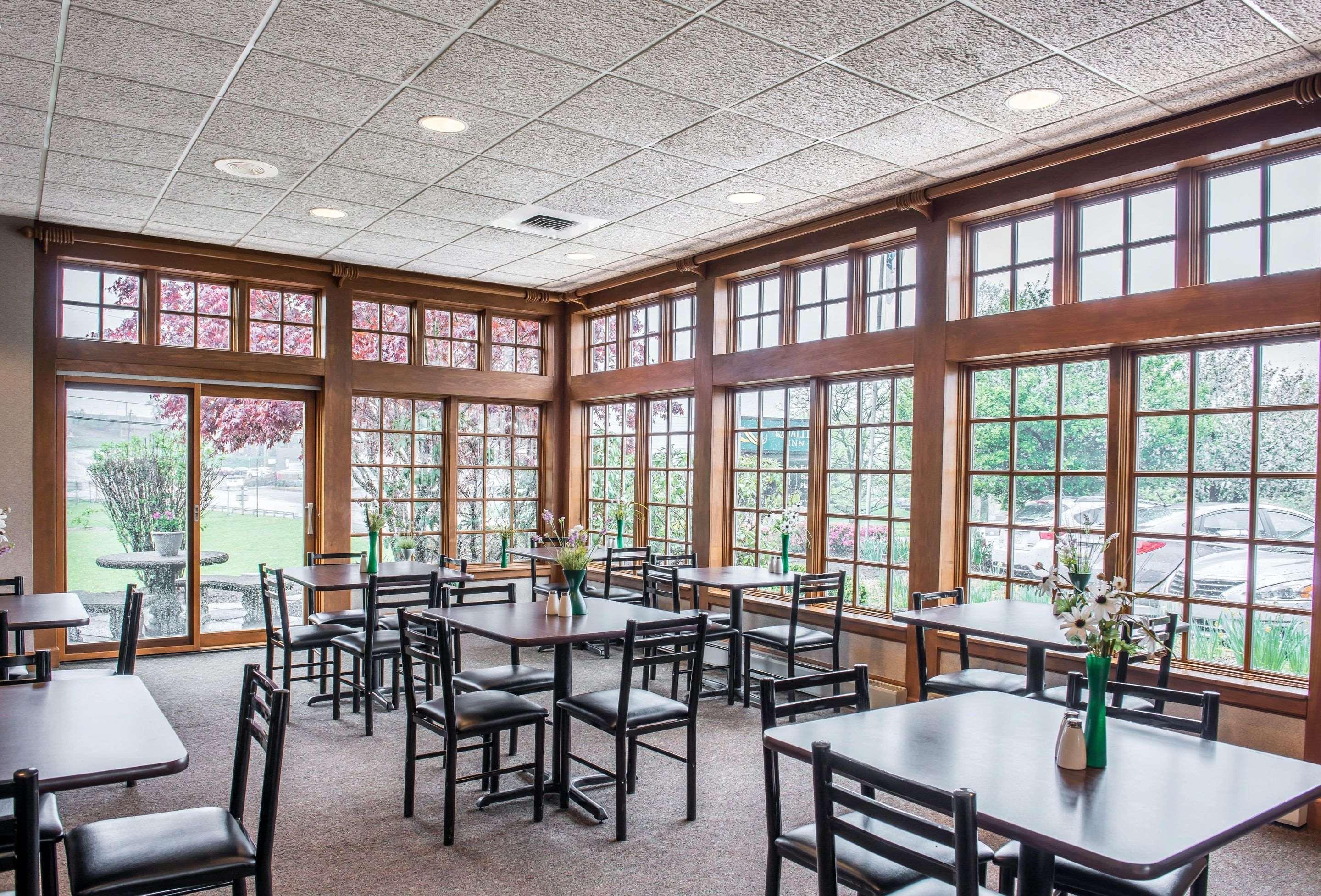 Quality Inn Pittsburgh Airport Oakdale Ngoại thất bức ảnh