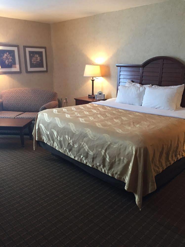 Quality Inn Pittsburgh Airport Oakdale Ngoại thất bức ảnh